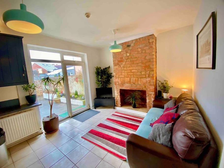 Brickworks - 2 Bedrooms, 15 Mins Walk To The Centre, With Garden Cardiff Exterior foto